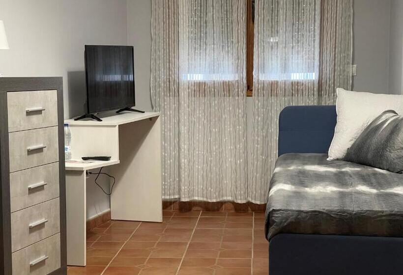 标准间, Hostal El Griel No Disponemos De Recepción Física