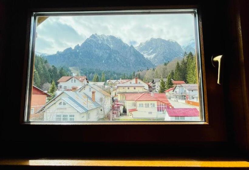 Quarto Estandar, Vila Kira Buşteni