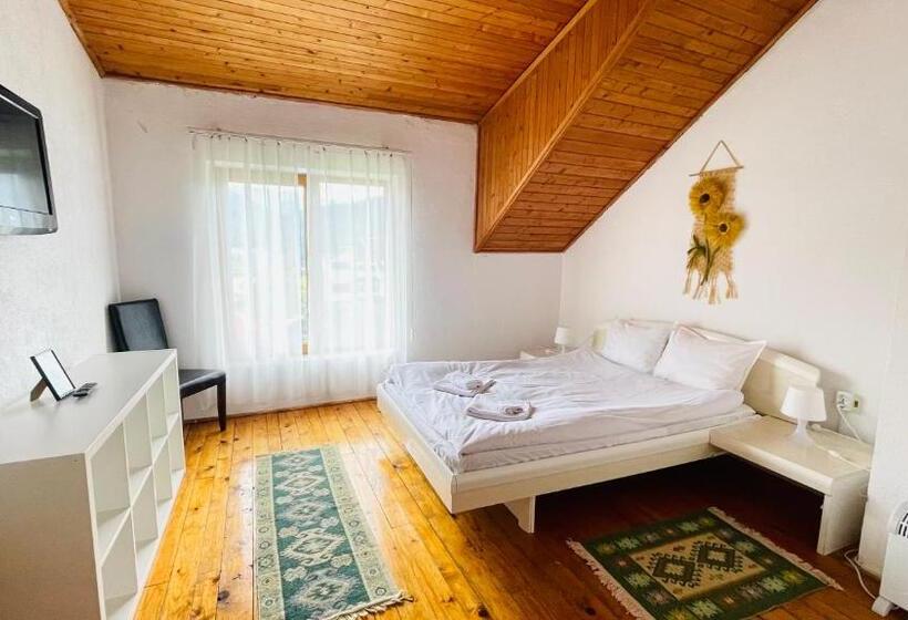 Suíte Familiar, Vila Kira Buşteni