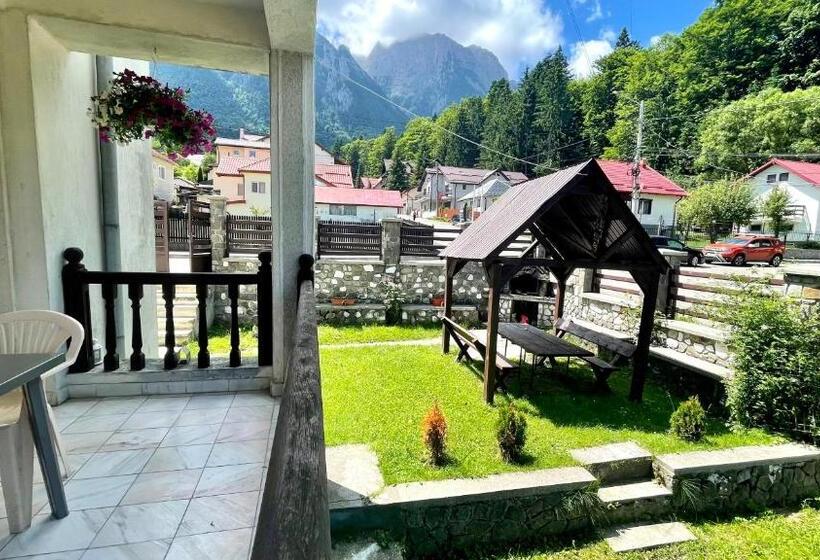 Suíte Júnior, Vila Kira Buşteni