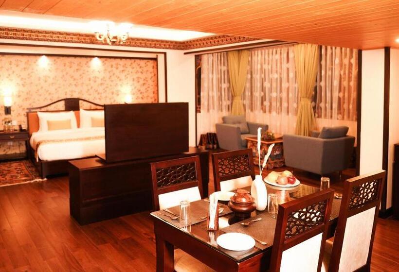 سوییت با چشم‌انداز کوه, Denzong Regency  Luxury Mountain Retreat Spa & Casino
