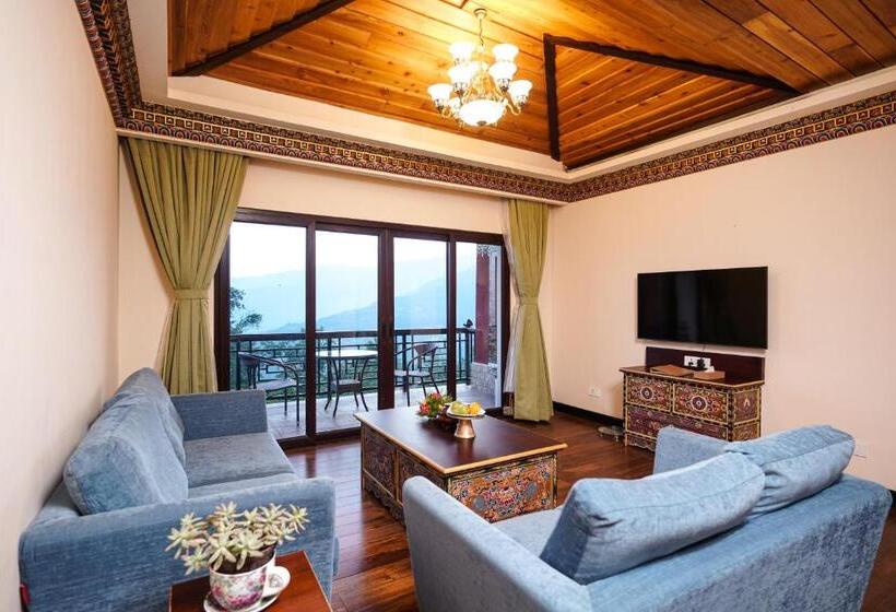 سوییت خانوادگی, Denzong Regency  Luxury Mountain Retreat Spa & Casino
