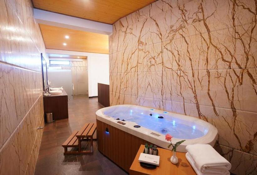 سوییت دوبلکس, Denzong Regency  Luxury Mountain Retreat Spa & Casino