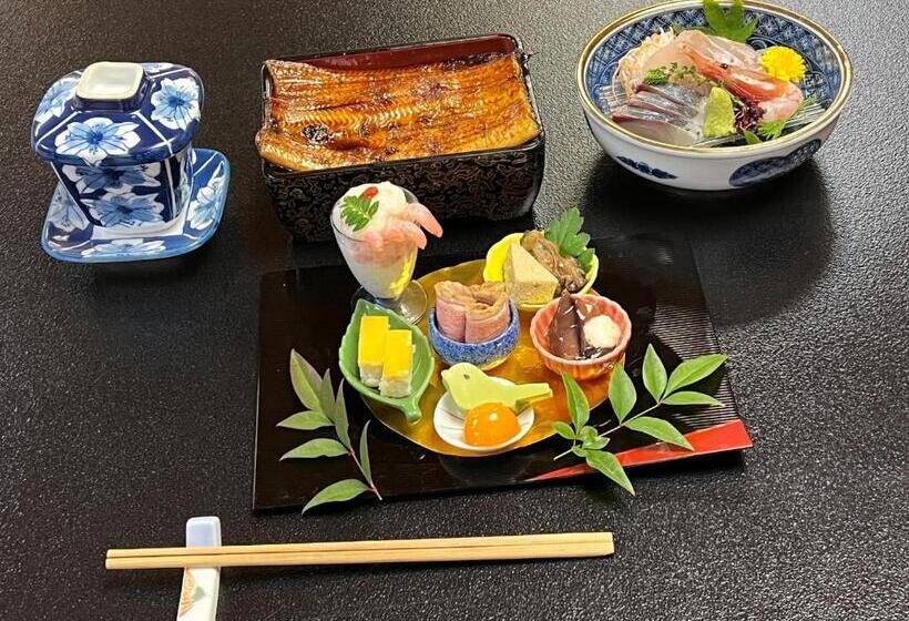 패밀리 룸, 割烹旅館霞ヶ浦