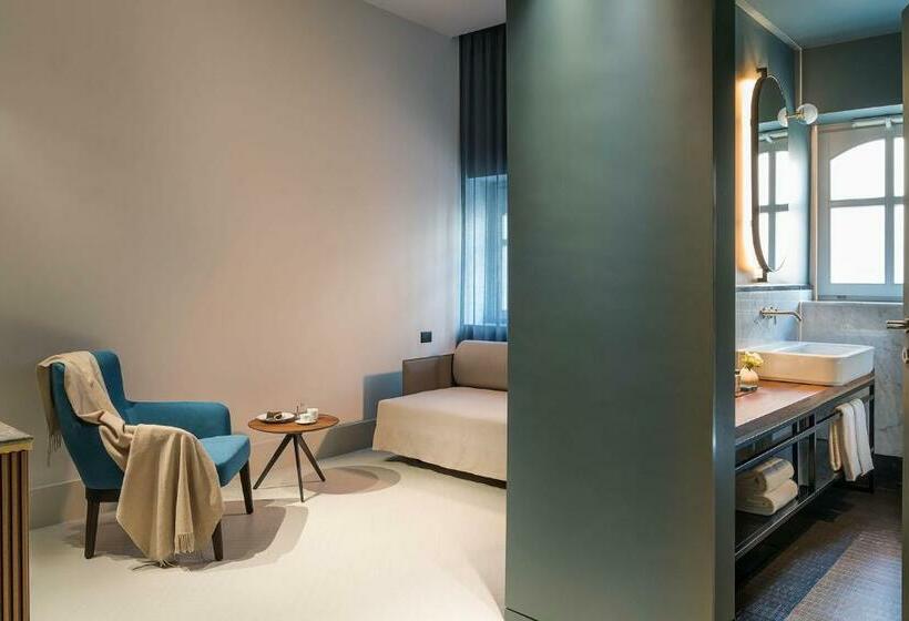 سوییت سوپریور, Byssus Suites