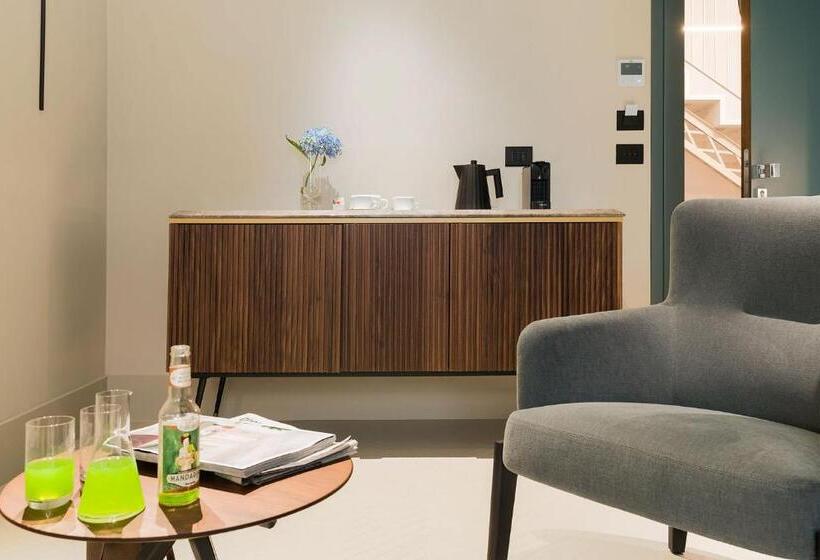 سوییت خانوادگی, Byssus Suites