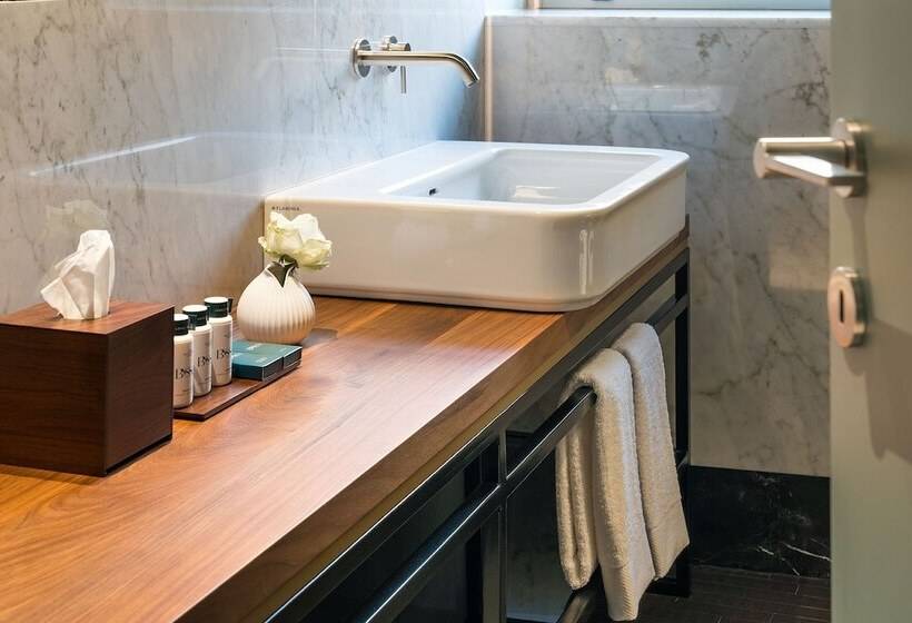 سوییت سوپریور, Byssus Suites
