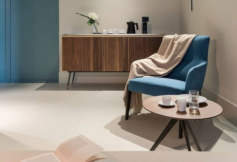 سوییت سوپریور, Byssus Suites