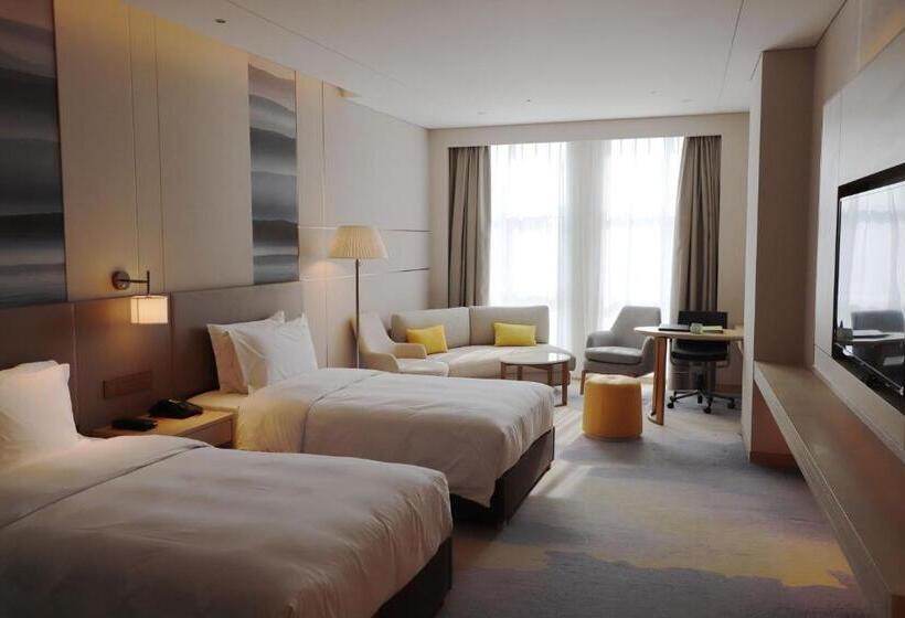 اتاق استاندارد با چشم‌انداز کوهستان, Holiday Inn Xining Datong, An Ihg
