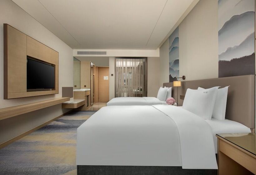 اتاق استاندارد با چشم‌انداز کوهستان, Holiday Inn Xining Datong, An Ihg