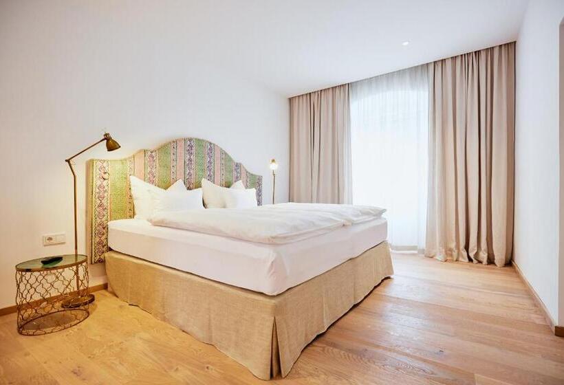 수피리어 스위트, Boutiquehotel Zum Goldenen Hirschen