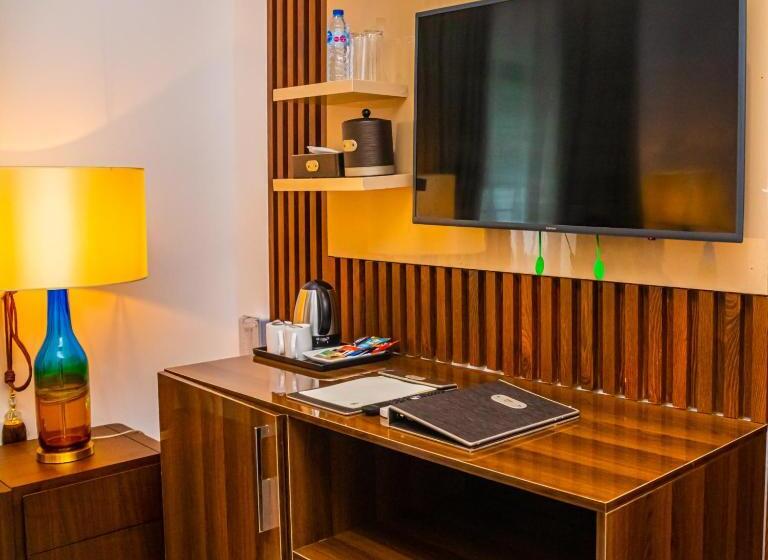 سوییت اجرایی, Isglo Hotels Ikoyi