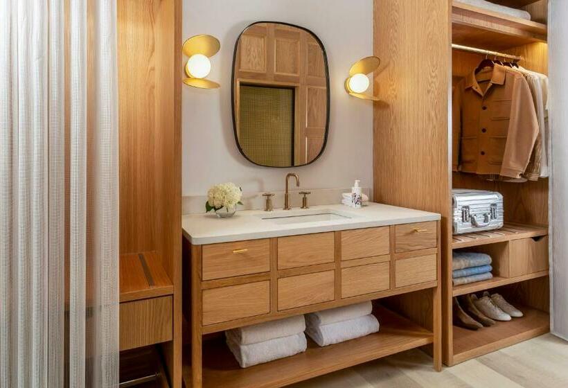 اتاق استاندارد با تخت بزرگ, Virgin Hotels Edinburgh