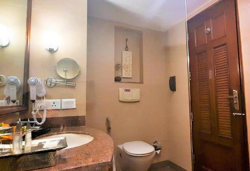 Номер Стандарт с Террасой, Royal Orchid Fort Resort