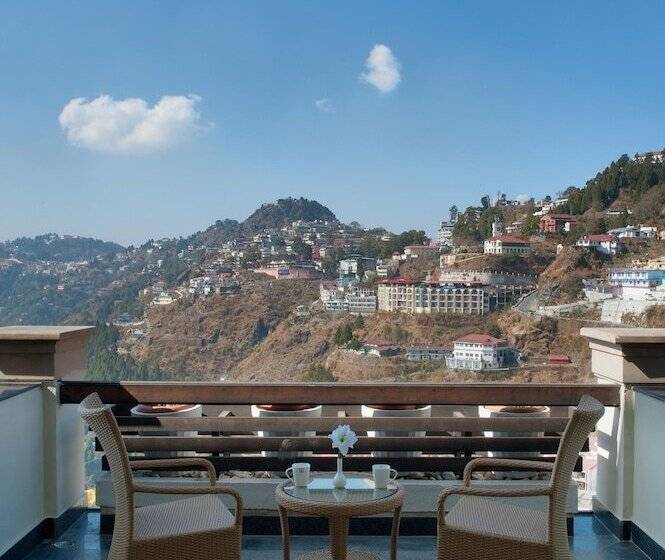 Номер Executive, Royal Orchid Fort Resort