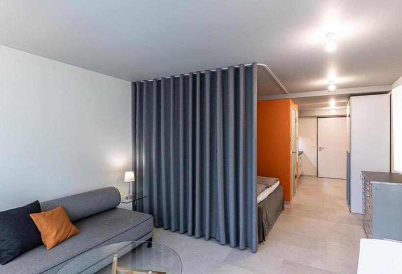 스탠다드 스튜디오, West Apartments