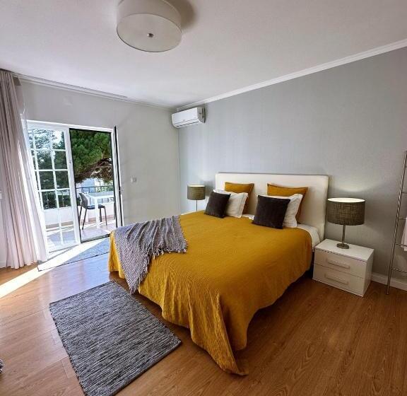 Comfort Triple Room, Moro S Friends House   Cascais