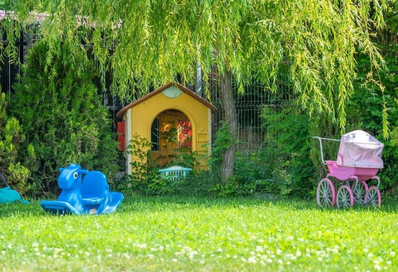 آپارتمان 1 خوابه با چشم‌انداز باغ, Spot Vama Veche