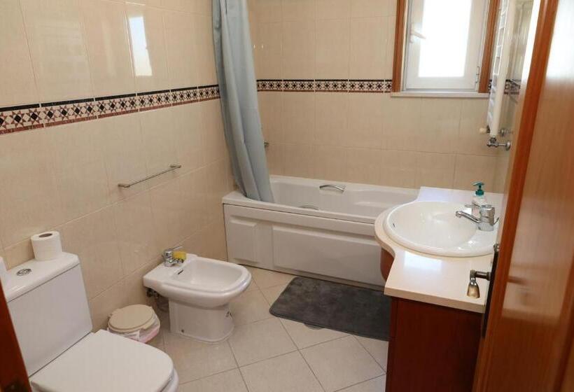 اتاق استاندارد با سرویس بهداشتی مشترک, Porto Cruz House