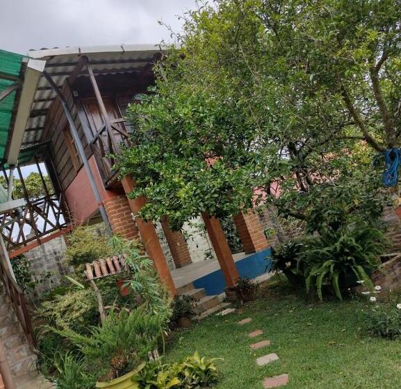 اتاق اکونومی, Hostal Cabañas Ave Maria