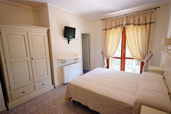 اتاق لوکس, Villa Capitorsola