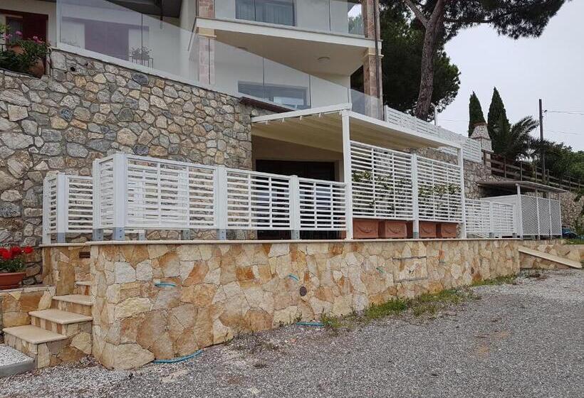 آپارتمان 1 خوابه, Villa Capitorsola