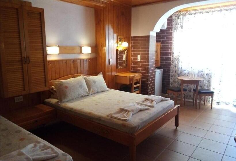 Трехместный Номер Deluxe, Doctor S House