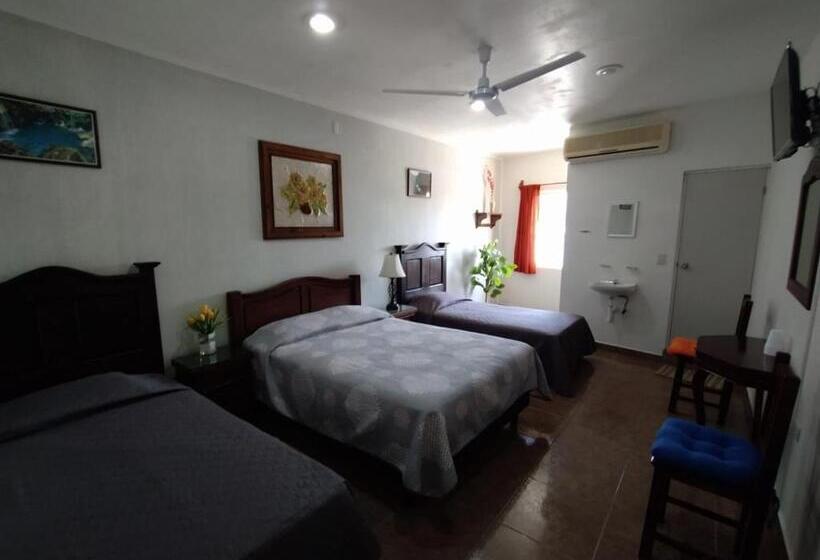 スタンダード４人部屋, Hostal Cristo Rey