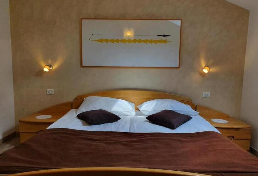 标准间, Restaurant And Rooms Kotlar