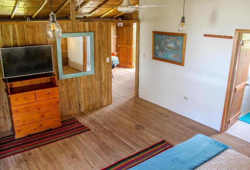 سوئیت با بالکن, Cuna Luna Hosteria