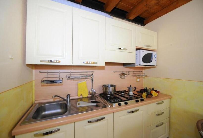 Семейное Студио, Agriturismo Lizzarola