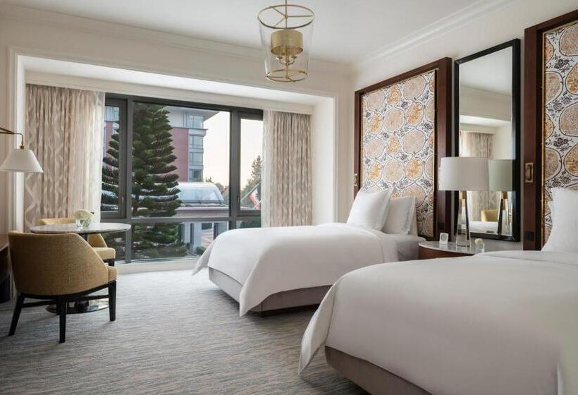 장애인용 디럭스룸, Four Seasons Hotel Westlake Village