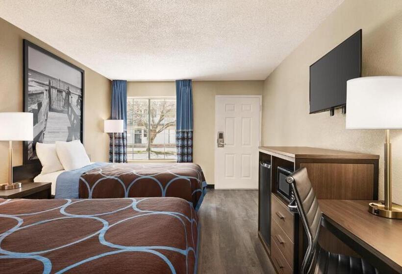 Номер Стандарт 2 Двуспальные Кровати, Super 8 By Wyndham Gulfport Biloxi Airport