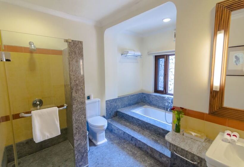 Люкс Премиум, Sawai Madhopur Lodge   Ihcl Seleqtions