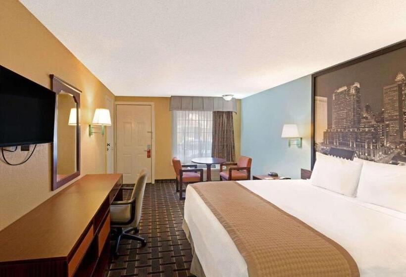 اتاق استاندارد با تخت بزرگ برای معلولان, Rodeway Inn Charlotte Airport Area