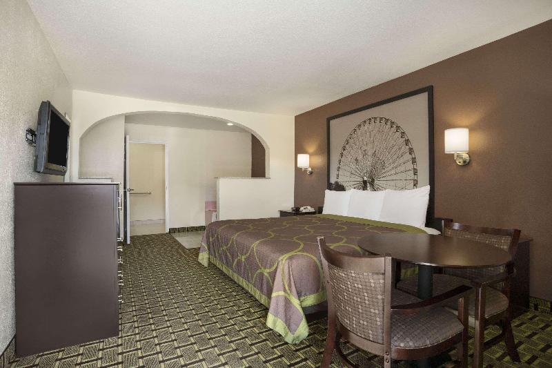 Люкс Кровать Кинг, Super 8 By Wyndham Grand Prairie Southwest