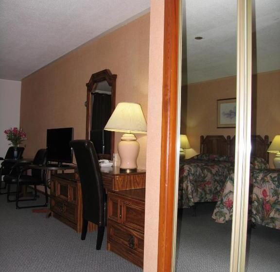 اتاق لوکس, Seven Oakes Motel