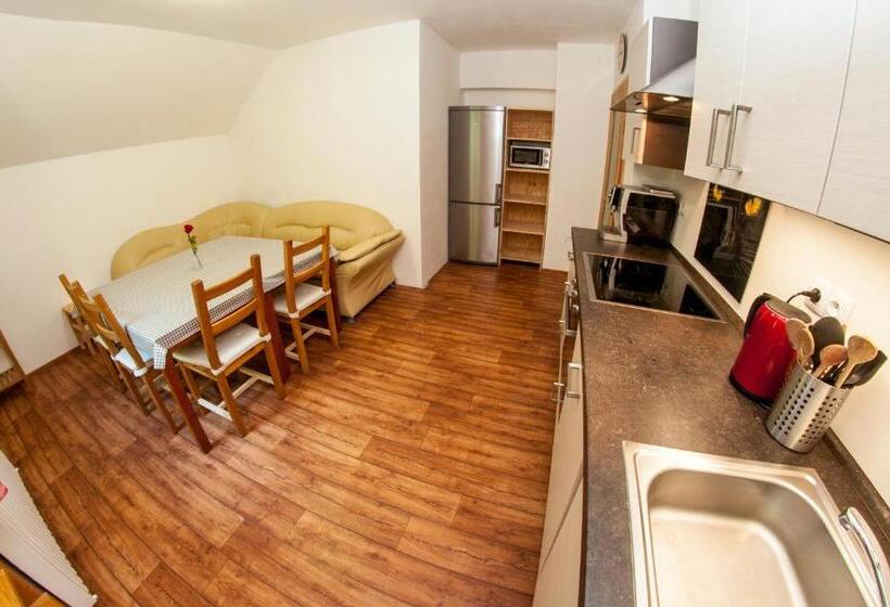 2 Bedrooms Apartment City View, Chata Anděl