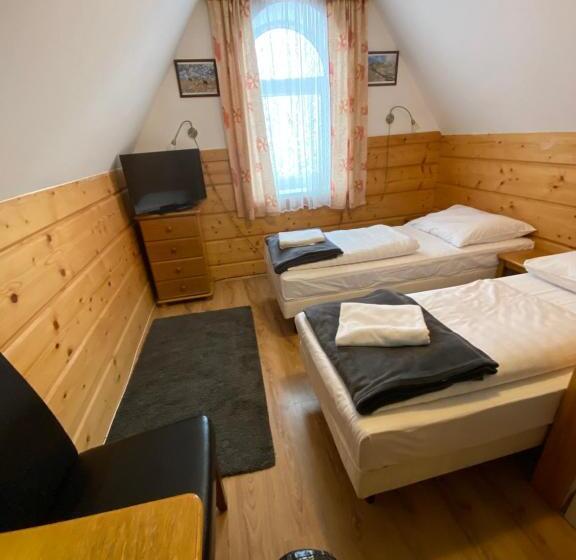 Quarto Estandar, Rusałka