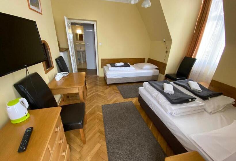Quarto Triplo Estandar, Rusałka