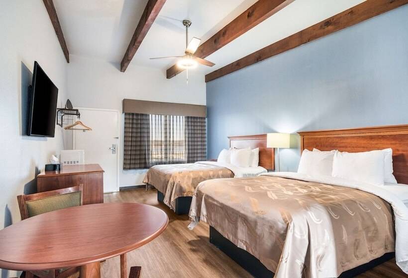Номер Стандарт 2 Двуспальные Кровати, Quality Inn  On The Lake Clarksvilleboydton