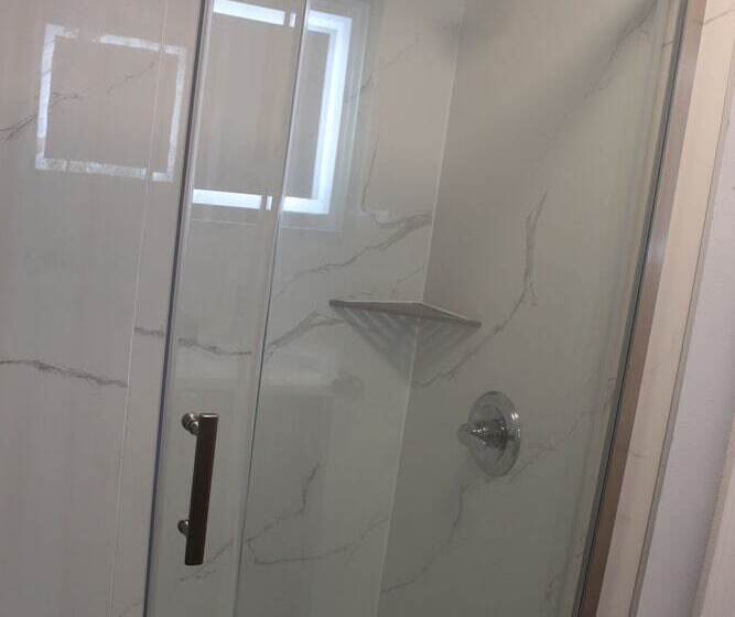 Номер Стандарт 2 Двуспальные Кровати, Quality Inn  On The Lake Clarksvilleboydton