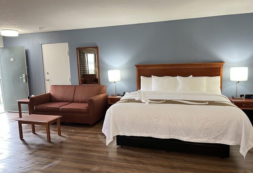 Люкс, Quality Inn  On The Lake Clarksvilleboydton