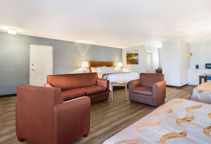 Suíte, Quality Inn  On The Lake Clarksvilleboydton