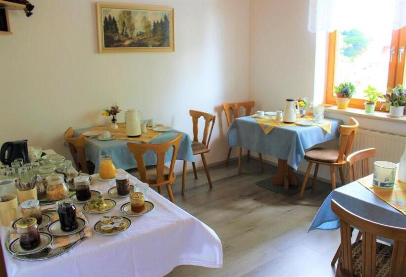 Standard Kolmen Hengen Huone, Gästehaus Uggowitzer