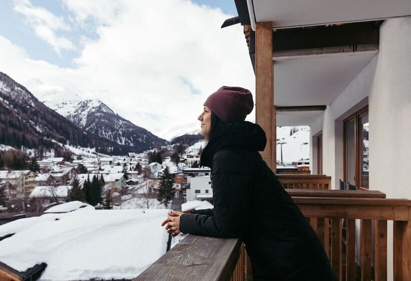 Номер Стандарт, Nassereinerhof