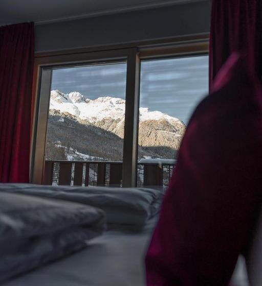 2 Bedroom Suite with Balcony, The Secret Sölden