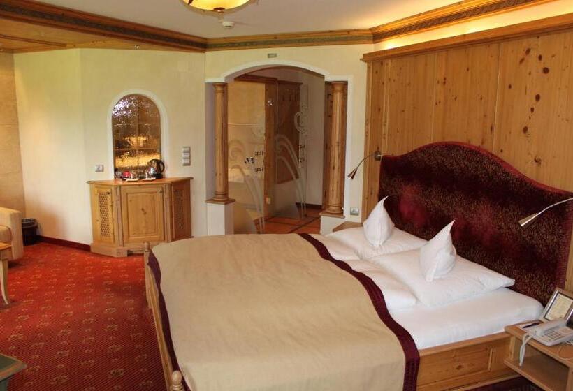 Superior suite with balcony, Wellnessresidenz Schalber