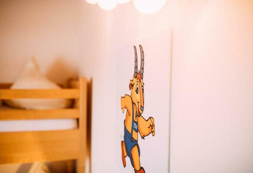 Семейный Номер, Pitzis Kinderhotel   Family Only
