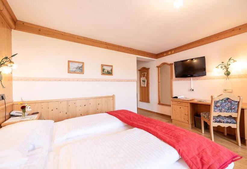 Номер Superior с Балконом, örglwirt Ferienwelt   Hotel Post örglwirt